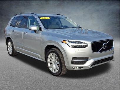 Used 2019 Volvo XC90 T6 Momentum w/ Advanced Package