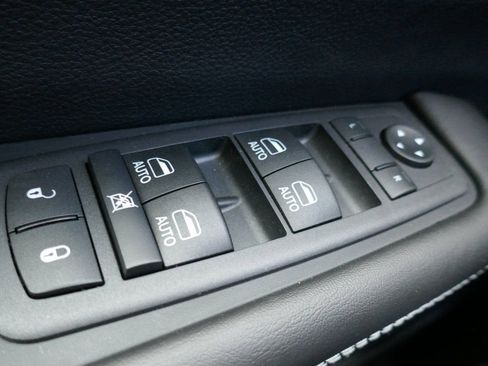 New 2026 Chrysler Pacifica Select w/ S Appearance Package image 16