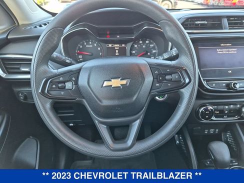 Used 2023 Chevrolet TrailBlazer LT w/ Convenience Package AWD/4WD image 18