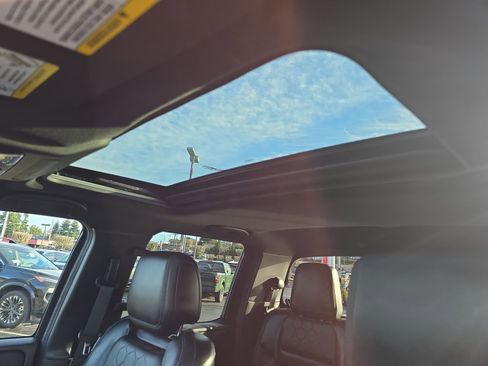 Used 2022 Nissan Frontier PRO-4X w/ Pro-4X Premium Package image 26