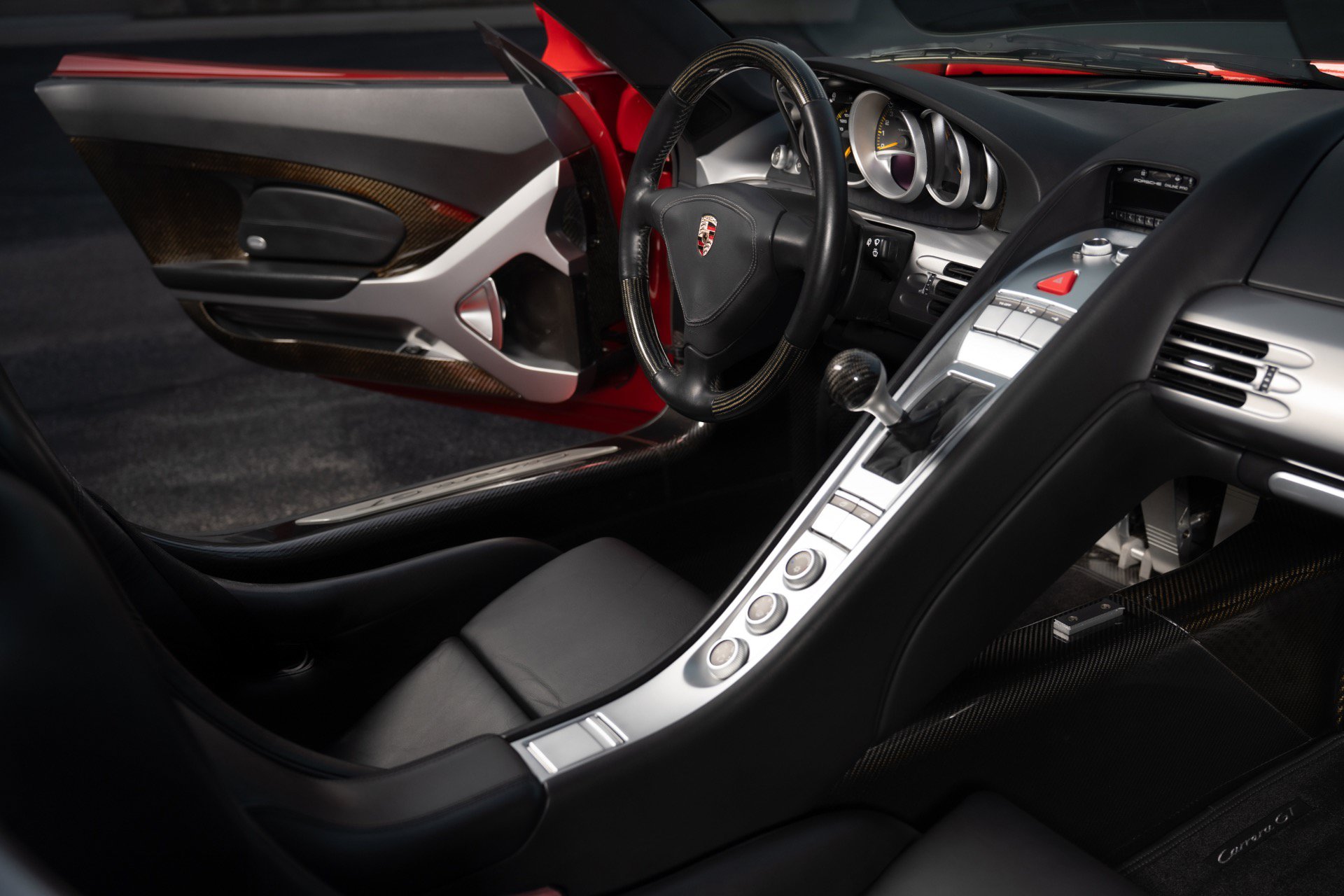 Used 2005 Porsche Carrera GT RWD image 50