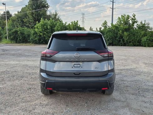 Used 2024 Nissan Rogue SV FWD image 5