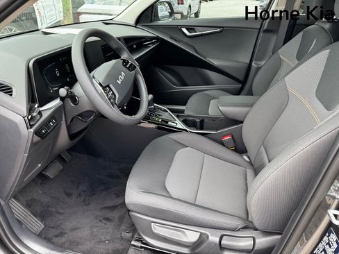 New 2025 Kia Niro LX image 10