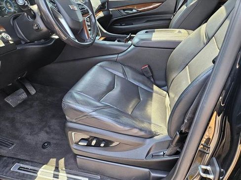 Used 2020 Cadillac Escalade Premium Luxury w/ LPO, Radiant Package image 15