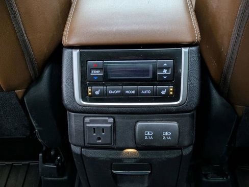 Used 2020 Subaru Ascent Touring AWD/4WD image 18