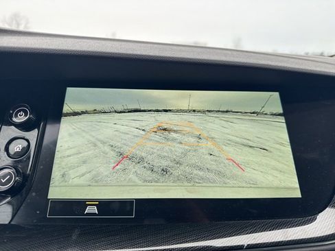 Used 2023 Buick Envision Preferred image 11