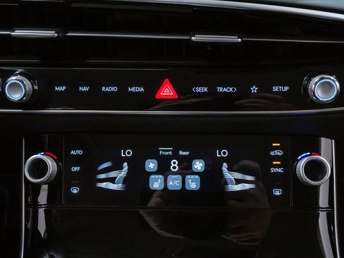 Certified 2026 Genesis GV70 2.5T AWD/4WD image 16