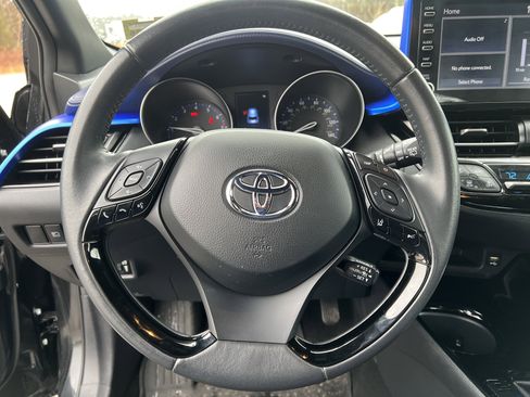 Used 2021 Toyota C-HR LE image 21