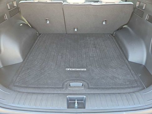 Certified 2025 Hyundai Tucson Limited AWD/4WD image 34