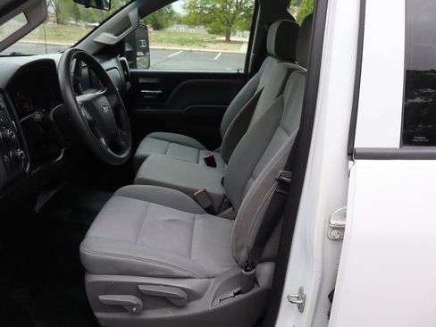Used 2019 Chevrolet Silverado 2500 W/T AWD/4WD image 18
