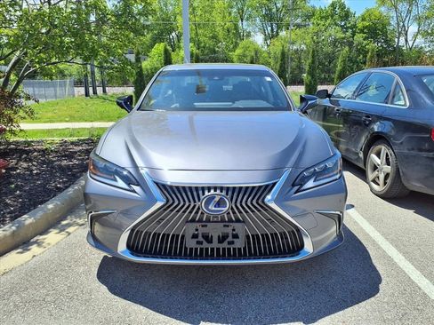 Used 2019 Lexus ES 300h FWD image 2
