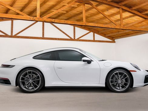 Used 2022 Porsche 911 Carrera image 5