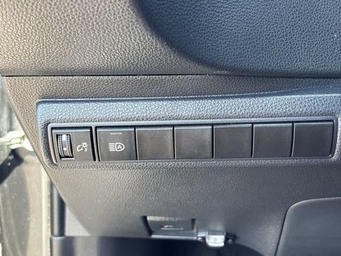 Used 2022 Toyota Corolla SE w/ Carpet Mat Package (TMS) FWD image 31
