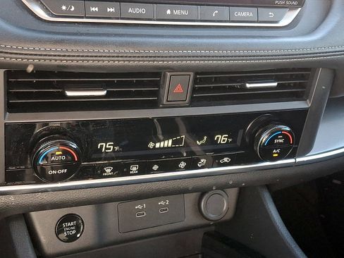 Used 2024 Nissan Rogue SV AWD/4WD image 14