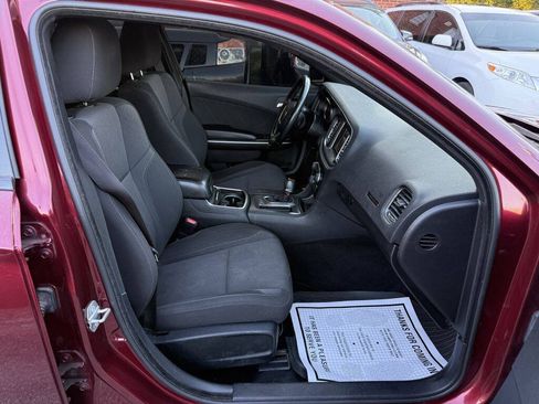 Used 2019 Dodge Charger SXT RWD image 19