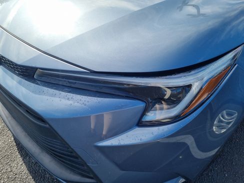 Used 2023 Toyota Corolla LE FWD image 4