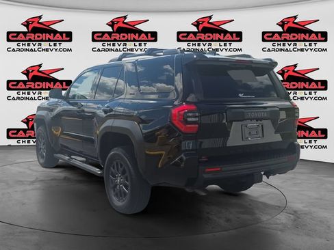Used 2025 Toyota 4Runner SR5 AWD/4WD image 5