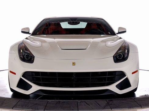 Used 2015 Ferrari F12 Berlinetta image 14