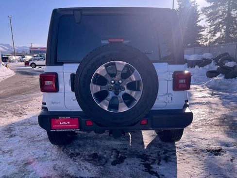 Used 2018 Jeep Wrangler Unlimited Sahara image 27