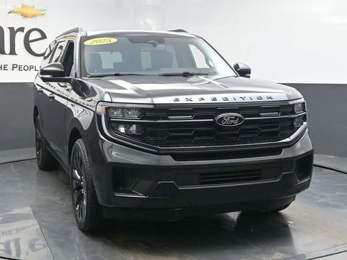 Used 2025 Ford Expedition Platinum w/ Stealth Appearance Package AWD/4WD image 53