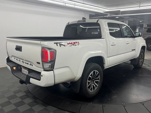 Used 2021 Toyota Tacoma TRD Sport w/ Technology Package AWD/4WD image 5