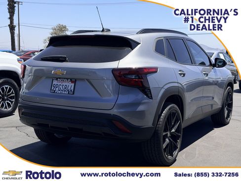 Used 2025 Chevrolet Trax LT w/ LT Convenience Package FWD image 6