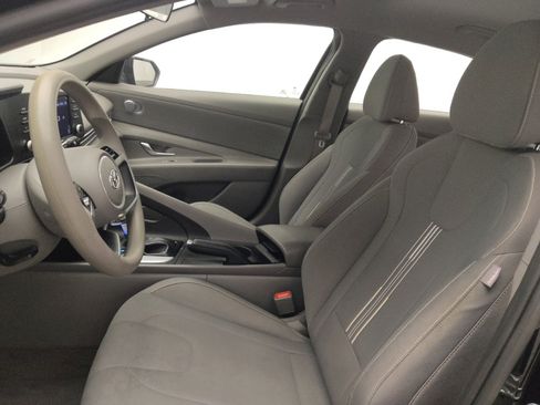 Used 2021 Hyundai Elantra SEL FWD image 17