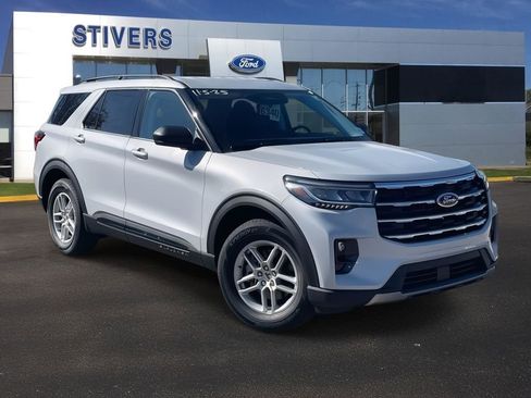 New 2026 Ford Explorer Active w/ Active Comfort Package RWD image 1