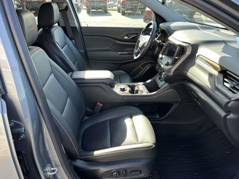Used 2023 GMC Acadia AT4 w/ Technology Package image 8