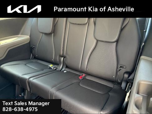 New 2026 Kia Carnival EX image 23