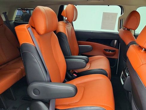 Used 2024 Kia Carnival SX Prestige FWD image 25