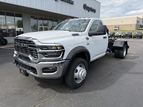 New 2025 RAM 5500 Tradesman w/ Chrome Appearance Group image 1