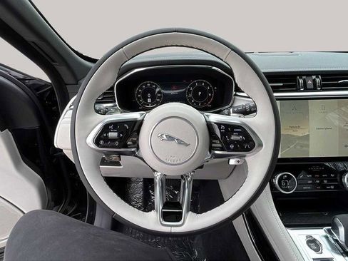 New 2025 Jaguar F-PACE R-Dynamic S image 15