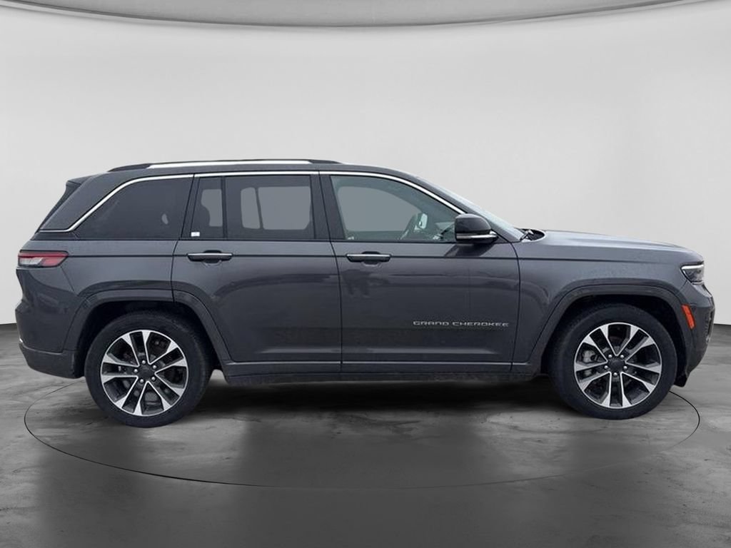 Used 2023 Jeep Grand Cherokee Overland AWD/4WD image 17