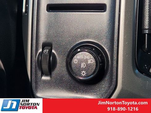 Used 2018 Chevrolet Silverado 1500 LT w/ Texas Edition image 24