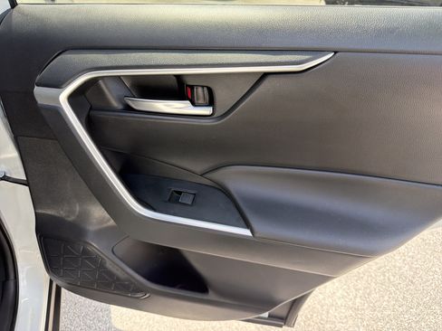 Used 2021 Toyota RAV4 XLE Premium FWD image 17
