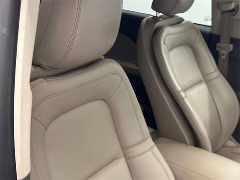 Used 2023 Lincoln Corsair AWD image 11