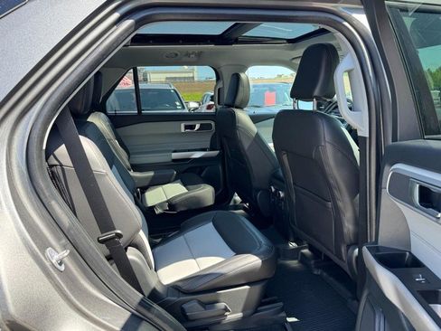 Used 2023 Ford Explorer XLT w/ Equipment Group 202A AWD/4WD image 10