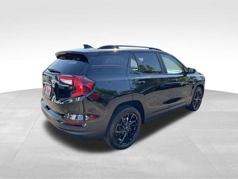 Used 2023 GMC Terrain SLE w/ Elevation Edition FWD image 4