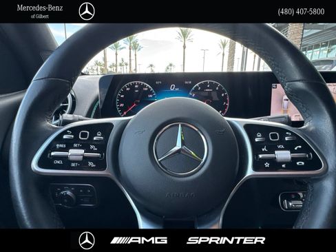 Used 2022 Mercedes-Benz GLB 250 4MATIC image 32