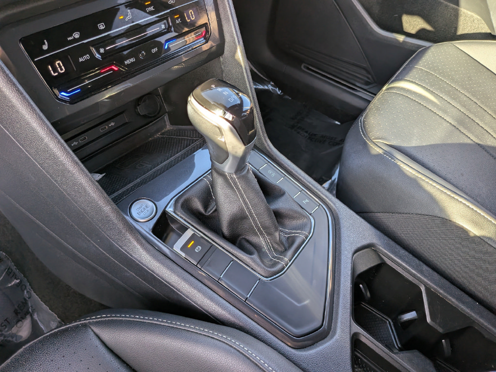 Certified 2023 Volkswagen Tiguan SE R-Line FWD image 24