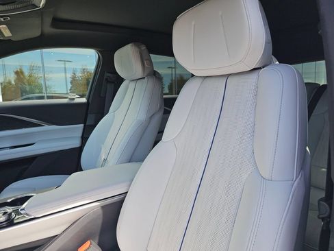 Certified 2024 Cadillac Lyriq Luxury AWD/4WD image 25