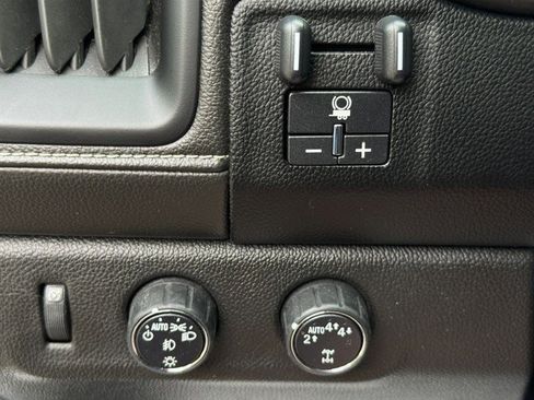 Used 2018 GMC Canyon Denali AWD/4WD image 30