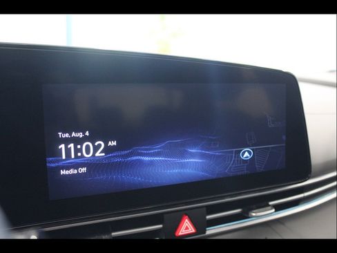 Used 2025 Hyundai Elantra SEL FWD image 28