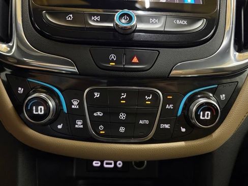 Used 2023 Chevrolet Equinox Premier FWD image 73