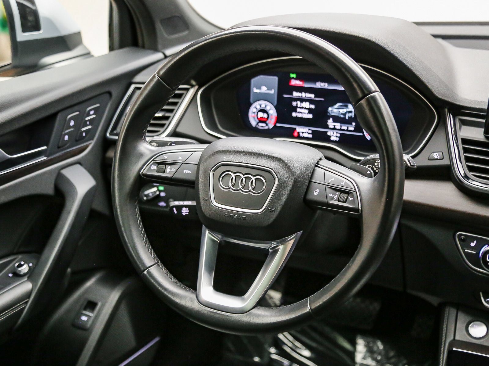Used 2022 Audi Q5 2.0T Premium Plus w/ Premium Plus Package AWD/4WD image 17