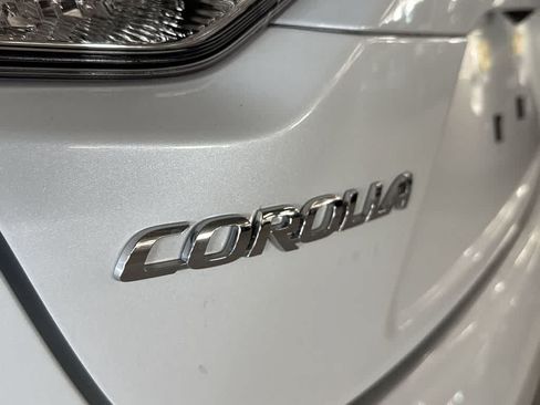 Used 2025 Toyota Corolla LE FWD image 11