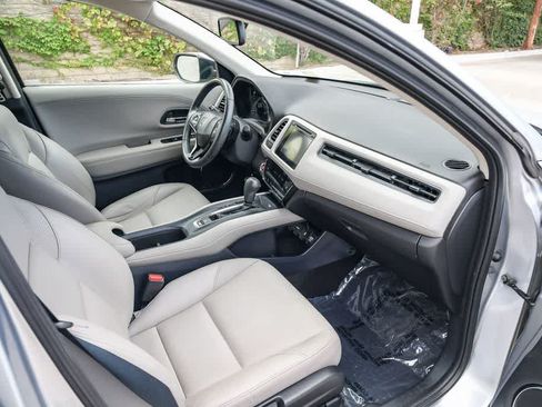 Used 2018 Honda HR-V EX-L image 15