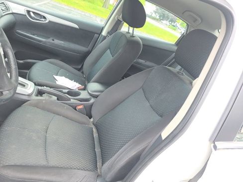 Used 2014 Nissan Sentra SR w/ SR Driver Package FWD image 11