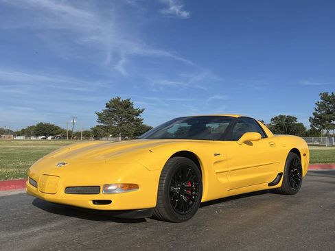 Used 2003 Chevrolet Corvette Z06 w/ Memory Package, 3 Drivers RWD image 1